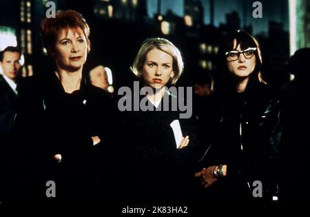 Naomi Watts Film: Mulholland Drive; Mulholland Dr. (USA/FR 2001) Charaktere: Betty Elms Regie: David Lynch 16 May 2001 **WARNUNG** Dieses Foto ist nur für redaktionelle Zwecke bestimmt und unterliegt dem Copyright ASYMMETRISCHER PRODUKTIONEN und/oder des Fotografen, der von der Film- oder Produktionsfirma beauftragt wurde und darf nur von Publikationen im Zusammenhang mit der Bewerbung des oben genannten Films reproduziert werden. Eine obligatorische Gutschrift für ASYMMETRISCHE PRODUKTIONEN ist erforderlich. Der Fotograf sollte auch bei Bekanntwerden des Fotos gutgeschrieben werden. Ohne schriftliche Genehmigung der Film Company kann keine kommerzielle Nutzung gewährt werden. Stockfoto