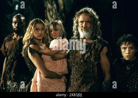 Evan Dexter Parke, Estella Warren, Kris Kristofferson & Luke Eberl Film: Planet der Affen (USA 2001) Charaktere: ,Daena,Karubi,Birn Regie: Tim Burton 26 July 2001 **WARNUNG** Dieses Foto ist nur für den redaktionellen Gebrauch bestimmt und unterliegt dem Copyright von 20. CENTURY FOX und/oder des Fotografen, der von der Film- oder Produktionsfirma beauftragt wurde und darf nur durch Publikationen im Zusammenhang mit der Bewerbung des oben genannten Films reproduziert werden. Eine obligatorische Gutschrift an 20. CENTURY FOX ist erforderlich. Der Fotograf sollte auch bei Bekanntwerden des Fotos gutgeschrieben werden. Eine kommerzielle Nutzung kann ohne schriftliche Genehmigung von Th Stockfoto