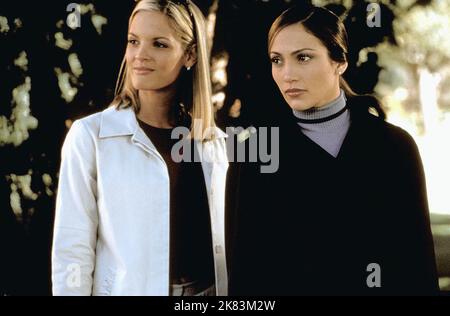 Bridgette Wilson-Sampras & Jennifer Lopez Film: The Wedding Planner (USA/DE 2001) Charaktere: & Mary Fiore Regie: Adam Shankman 26 January 2001 **WARNUNG** Dieses Foto ist nur für den redaktionellen Gebrauch bestimmt und unterliegt dem Copyright von COLUMBIA und/oder des Fotografen, der von der Film- oder Produktionsfirma beauftragt wurde und darf nur von Publikationen im Zusammenhang mit der Bewerbung des oben genannten Films reproduziert werden. Eine obligatorische Gutschrift an COLUMBIA ist erforderlich. Der Fotograf sollte auch bei Bekanntwerden des Fotos gutgeschrieben werden. Ohne schriftliche Genehmigung der Film Company kann keine kommerzielle Nutzung gewährt werden. Stockfoto