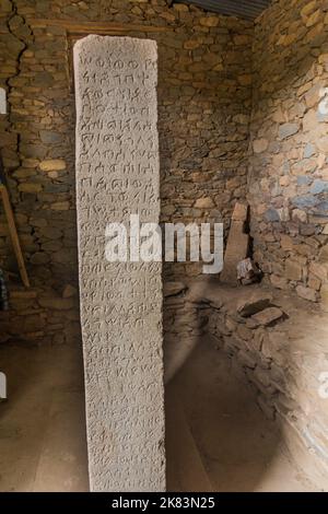 Alter König Ezana Inschrift Stein in Axum, Äthiopien Stockfoto