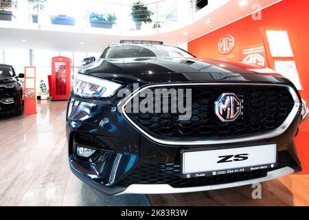 Lviv, Ukraine - 17. Oktober 2022: Schwarzes MG ZS-Auto Stockfoto