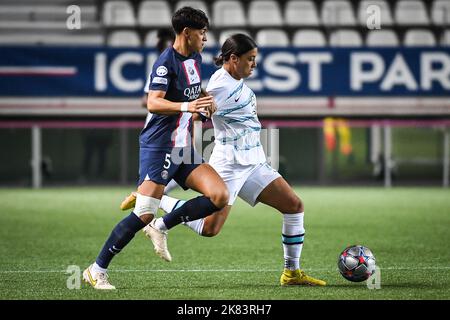 Paris, Frankreich. 20. Oktober 2022. 20. Oktober 2022, Paris, Frankreich, Frankreich: Elisa DE ALMEIDA von PSG und Sam KERR von Chelsea während der UEFA Women's Champions League-Gruppe Ein Spiel zwischen Paris Saint-Germain und dem FC Chelsea im Jean-Bouin-Stadion am 20. Oktober 2022 in Paris, Frankreich. (Bild: © Matthieu Mirville/ZUMA Press Wire) Bild: ZUMA Press, Inc./Alamy Live News Stockfoto