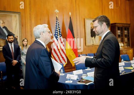 Washington DC, USA. 20. Oktober 2022. Bundesjustizminister Marco Buschmann (FDP) trifft US-Generalanwalt Merrick Garland. Washington, 10/20/2022 Credit: dpa picture Alliance/Alamy Live News Stockfoto