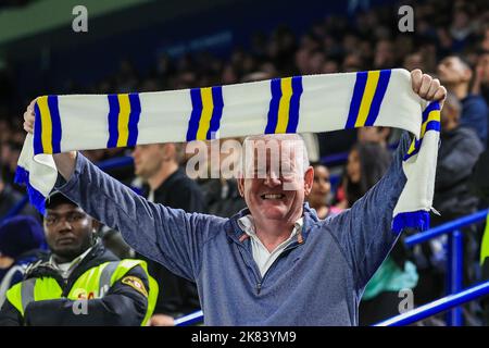 Leicester, Großbritannien. 20. Oktober 2022. Ein Leeds-Fan während des Premier League-Spiels Leicester City gegen Leeds United im King Power Stadium, Leicester, Großbritannien, 20.. Oktober 2022 (Foto von Mark Cosgrove/News Images) in , am 10/20/2022. Quelle: SIPA USA/Alamy Live News Stockfoto