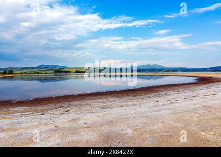 Blick auf die Lagune von gialova. Die Lagune von gialova ist eines der wichtigsten Feuchtgebiete in Europa. Griechenland. Stockfoto