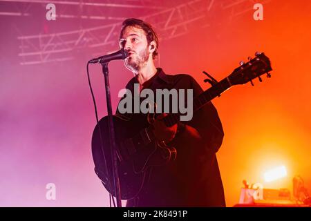 Tom Smith von der englischen Rockband Editors spielt live während eines Konzerts im Fabrique. (Foto von Mairo Cinquetti / SOPA Images/Sipa USA) Stockfoto