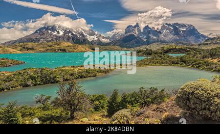 Ein spektakulärer Panoramablick auf den Nordenskjöld See im Torres del Paine Nationalpark. Das Hotel liegt im Herzen des Torres del Paine National Park, Lago Norde Stockfoto