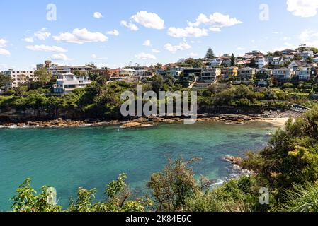 Gordon's Bay in Sydney, Australien vom Bondi nach Coogee Walk aus gesehen Stockfoto