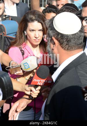 Itamar Ben Gvir, israelischer rechter Anführer der Otzma Yehudit-Partei, auf dem Weg zum Tempelberg während der Tisha-B'AV-Gebete in Jerusalem, Israel. Stockfoto