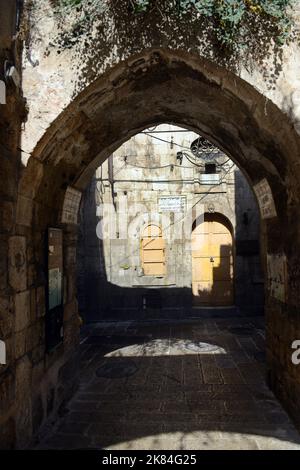 St. James Street und das armenisch-orthodoxe Patriarchat RD. Im Armenischen Viertel in der Altstadt von Jerusalem, Israel. Stockfoto