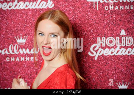 Rachel Boston nimmt am 20. Oktober 2022 an Hallmarks Countdown zum weihnachtlichen roten Teppich in der Radio City Music Hall in New York, NY, Teil. (Foto von Efren Landaos/Sipa USA) Stockfoto