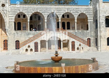 Beiteddine, Libanon - 12. Oktober 2019: Offizielle Sommerresidenz des libanesischen Präsidenten. Beiteddine Palace, ein Palast aus dem 19.. Jahrhundert in Beiteddine, Libanon Stockfoto