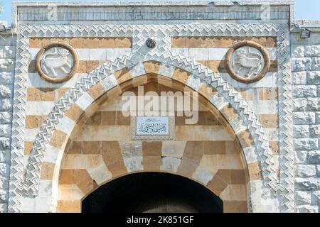 Beiteddine, Libanon - 12. Oktober 2019: Offizielle Sommerresidenz des libanesischen Präsidenten. Beiteddine Palace, ein Palast aus dem 19.. Jahrhundert in Beiteddine, Libanon Stockfoto