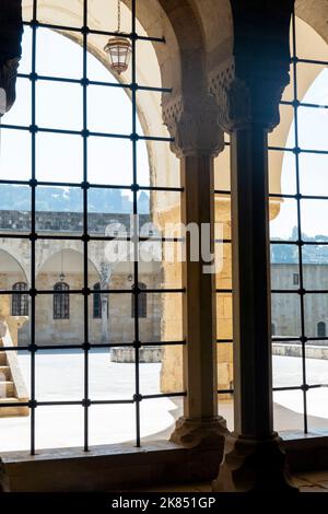 Beiteddine, Libanon - 12. Oktober 2019: Offizielle Sommerresidenz des libanesischen Präsidenten. Beiteddine Palace, ein Palast aus dem 19.. Jahrhundert in Beiteddine, Libanon Stockfoto