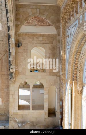 Beiteddine, Libanon - 12. Oktober 2019: Offizielle Sommerresidenz des libanesischen Präsidenten. Beiteddine Palace, ein Palast aus dem 19.. Jahrhundert in Beiteddine, Libanon Stockfoto