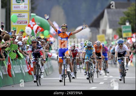 Etappe 3 der Tour in Romandy, Schweiz, feiert Luis Leon Sanchez vom Team Rabobank, als er die Etappe vor Gianni Meersman Lotto Belisol gewinnt Stockfoto