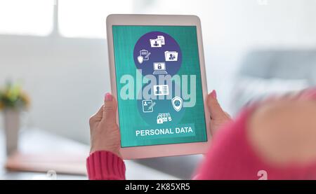 Tablet-Bildschirm mit einem Konzept für persönliche Daten Stockfoto