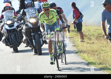 Alberto Contador (Spa) Tinkoff Team Ben Hermans (Bel) BMC Racing Team Stockfoto