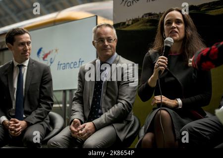 Gwenaellle Maret-Delos, Geschäftsführer von Atout France, Richard Hills, Ryder Cup Europe Director, Paul Armitage, Le Golf National General Manager beim Ryder Cup Rendezvous King Cross Bahnhof mit Eurostar und Atout France Tourism Stockfoto