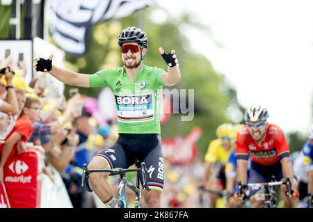 Peter Sagan vom Team Bora Hansgrohe gewinnt die Etappe im Sprint. Peter Sagan (Szk) Bora-Hansgrohe. 2. Place Sonny Colbrelli (Ita) Bahrain-Merida 3. Philippe Gilbert (Bel) Quick-Step Floors und 4. Alejandro Valverde (Spa) Movistar Team Stockfoto