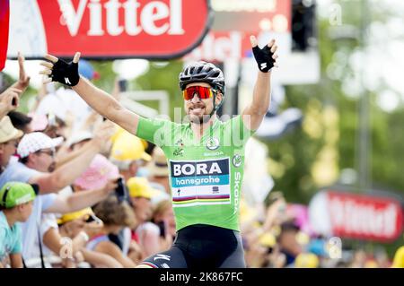 Peter Sagan vom Team Bora Hansgrohe gewinnt die Etappe im Sprint. Peter Sagan (Szk) Bora-Hansgrohe. 2. Place Sonny Colbrelli (Ita) Bahrain-Merida 3. Philippe Gilbert (Bel) Quick-Step Floors und 4. Alejandro Valverde (Spa) Movistar Team Stockfoto