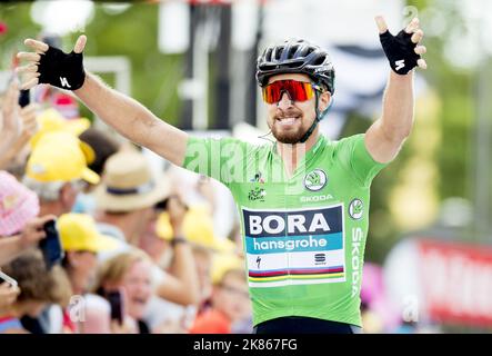 Peter Sagan vom Team Bora Hansgrohe gewinnt die Etappe im Sprint. Peter Sagan (Szk) Bora-Hansgrohe. 2. Place Sonny Colbrelli (Ita) Bahrain-Merida 3. Philippe Gilbert (Bel) Quick-Step Floors und 4. Alejandro Valverde (Spa) Movistar Team Stockfoto