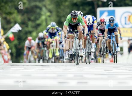 Peter Sagan vom Team Bora Hansgrohe gewinnt die Etappe im Sprint. Peter Sagan (Szk) Bora-Hansgrohe. 2. Place Sonny Colbrelli (Ita) Bahrain-Merida 3. Philippe Gilbert (Bel) Quick-Step Floors und 4. Alejandro Valverde (Spa) Movistar Team Stockfoto