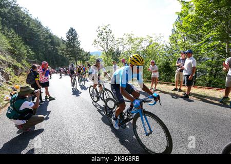 Romain Bardet von Team AG2R während der Etappe 14 der Tour de France von Saint-Paul-Trois-Chateaux nach Mende am 21. Juli 2018. Stockfoto