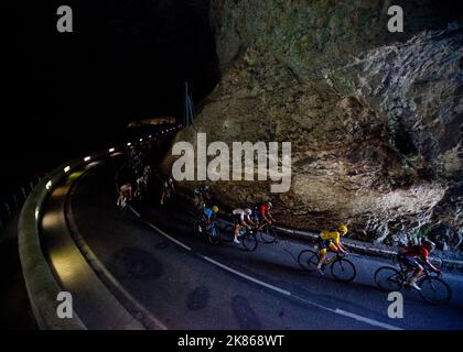 Die abtrünnige Fahrt durch die Grotte von Mez D'Azil während der Etappe 16 der Tour de France 2018 von Carcassonne nach Bagneres de Luchon. Stockfoto