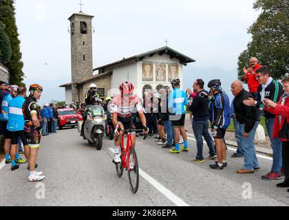 Toms Skujins vom Team Trek-Segafredo beim Rennen Il Lombardia 2019 in Lombardia, Italien, am Samstag, 12. Oktober 2019. Stockfoto