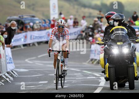 Benoit Cosnefroy von AG2R La Mondiale im König der Berge polka Punkte während der Etappe 8 der Tour de France von Cazeres-sur-Garonne nach Loudenvielle. Stockfoto