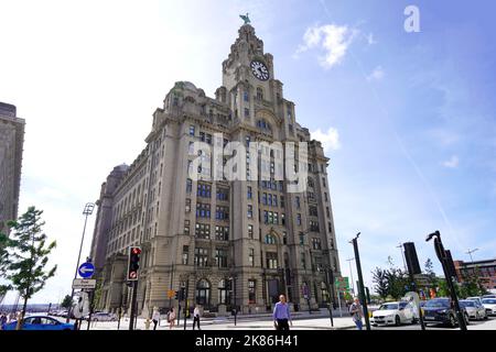 LIVERPOOL, Großbritannien - 14. JULI 2022: Royal Liver Building, Liverpool, England, Großbritannien Stockfoto