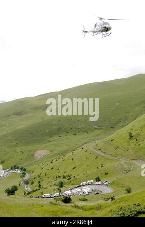 Die Tour geht weiter durch den Beginn der Bergbühne Stockfoto