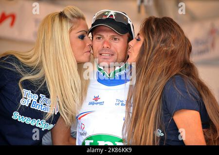 Das Team LPR bremst Danilo Di Luca von Ballan auf dem Podium nach der sechsten Etappe der Tour of Britain. Stockfoto