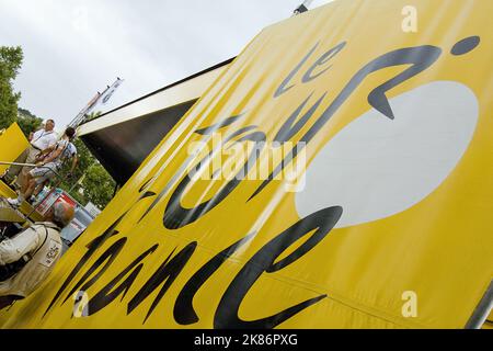 Ein Blick auf die Unterzeichnung in der Region, vor dem Start der sechsten Etappe der Tour de France zwischen Gerone und Barcelona. Stockfoto