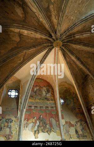 Schloss von Saint Floret, Fresken aus dem 14.. Jahrhundert, die die Geschichte von Tristan und Iseult, Puy de Dome, Auvergne Rhone Alpes, Frankreich darstellen. Europa Stockfoto