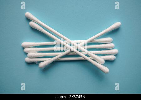 Wattestäbchen, Hygieneartikel und Kosmetik Stockfoto