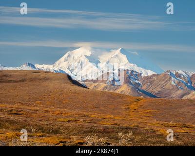 Ein Blick auf den höchsten Berg Nordamerikas, schneebedeckten Denali, Denali National Park, Alaska, Vereinigte Staaten von Amerika, Nordamerika Stockfoto