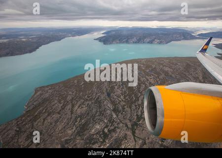 Eine Luftaufnahme der grönländischen Eiskappe von einem kommerziellen Flug nach Kangerlussuaq, Westgrönland, Dänemark, Polarregionen Stockfoto