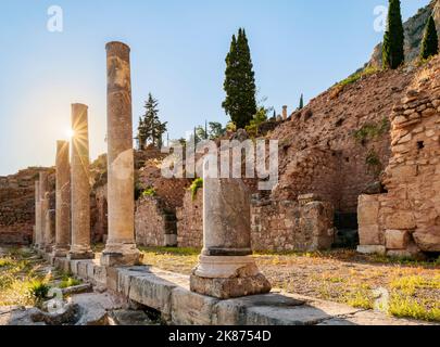 Die römische Agora, Delphi, UNESCO-Weltkulturerbe, Phocis, Griechenland, Europa Stockfoto