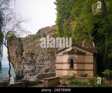 Außenansicht zu Geburt der Heiligen Mutter Gottes Kirche in Ohrid, Mazedonien Stockfoto