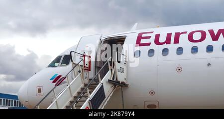 Eurowings Flugzeug am Flughafen Düsseldorf Stockfoto