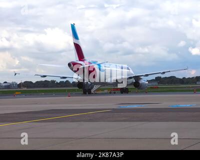 Eurowings Flugzeug am Flughafen Düsseldorf Stockfoto