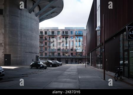 Kopenhagen, Dänemark - Sept. 2022: Moderne Apartmentgebäude und Portland Towers im Hafenviertel Nordhavn Stockfoto