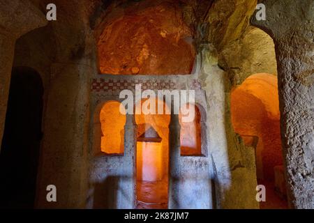 Maltesische Kreuzkirche, unterirdische Kirche im goreme Freilichtmuseum, Kappadokien, Anatolien, Türkei Stockfoto