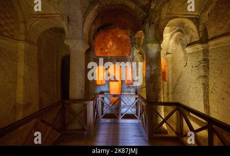 Maltesische Kreuzkirche, unterirdische Kirche im goreme Freilichtmuseum, Kappadokien, Anatolien, Türkei Stockfoto