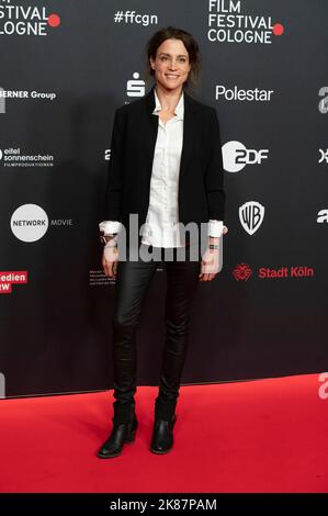 Köln, Deutschland. 20. Oktober 2022. Stefanie WILPERT, Schauspielerin, roter Teppich, Red Carpet Show, Ankunft, Eröffnung der Filmfestspiele Köln in Köln, 20.. Oktober 2022. © Credit: dpa/Alamy Live News Stockfoto