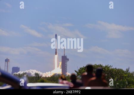 SpaceX startet Crew-5-Astronauten auf historischen Flug zur Raumstation für die NASA Stockfoto