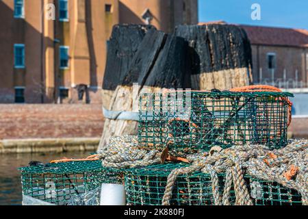 Nahaufnahme der Fischernetze im Hafen von Chioggia, venezianische Lagune Provinz Venedig, Norditalien Stockfoto