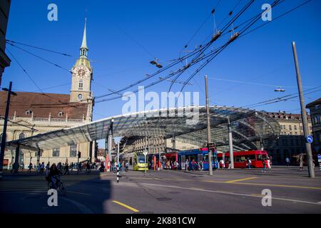 Baldachin Hub für den öffentlichen Verkehr in Bern, Schweiz Stockfoto